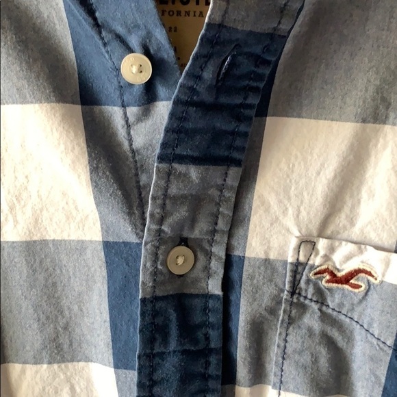 LONG sleeve button down Hollister shirt - Picture 3 of 4
